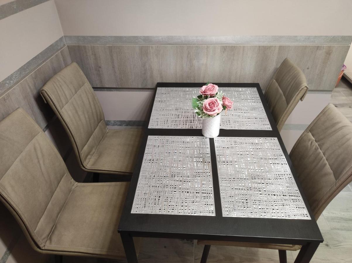 Midtown Apartment Oradea Exterior foto